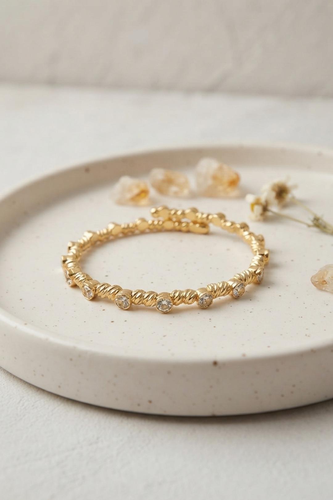 Gold Renk Dorika Model Sıralı Zirkon Taşlı Kadın Bileklik